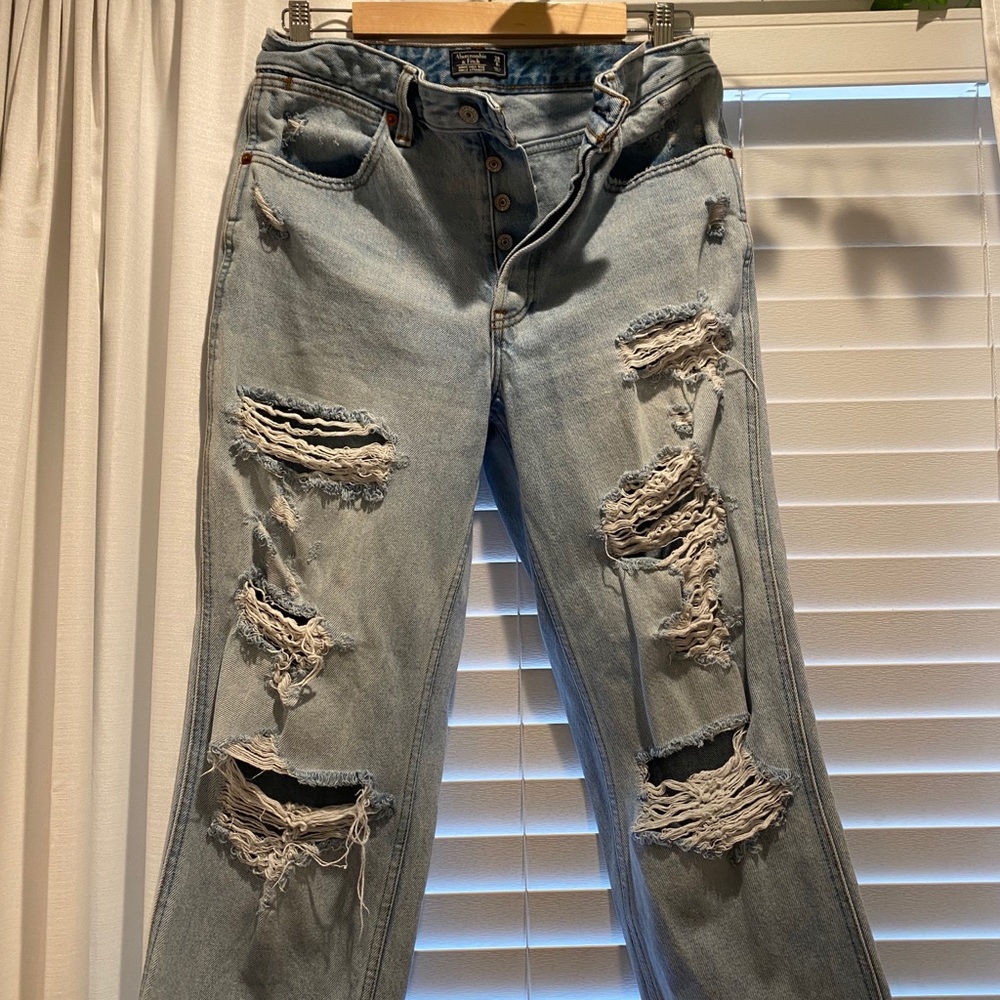 Abercrombie & Fitch 8 Ankle High Rise Mom Jeans